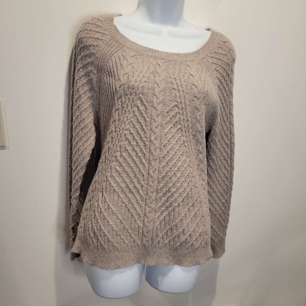 White+warren size xs wool blend beige cable knit pullover sweater